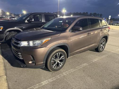 2017 Toyota Highlander LE Plus