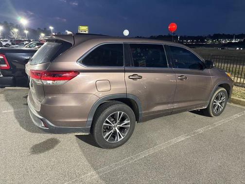 2017 Toyota Highlander LE Plus