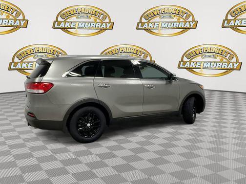Titanium Silver 2018 Kia Sorento LX