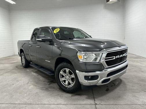 Granite Crystal Metallic Clearcoat 2020 RAM 1500 Big Horn/Lone Star