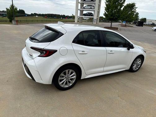 Ice Cap 2023 Toyota Corolla SE