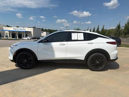 Summit White 2024 Buick Envista Sport Touring FWD
