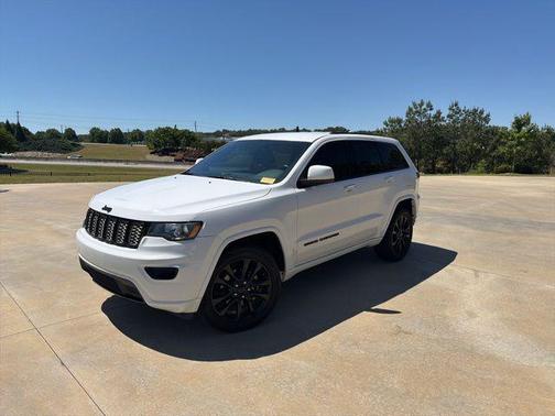 Bright White Clearcoat 2018 Jeep Grand Cherokee Altitude
