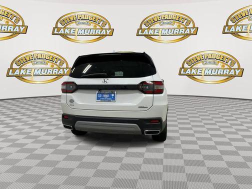 Platinum 2025 Honda Pilot Touring 8-Passenger