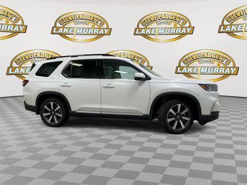 Platinum 2025 Honda Pilot Touring 8-Passenger