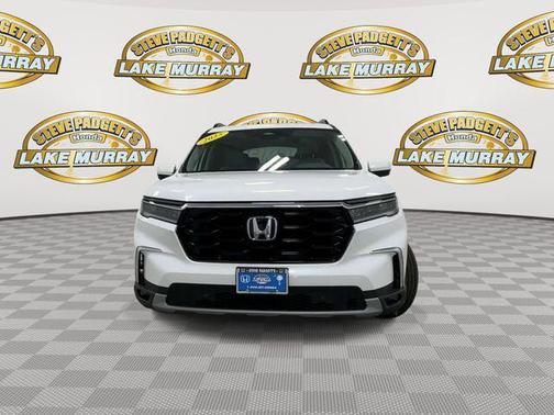 Platinum 2025 Honda Pilot Touring 8-Passenger