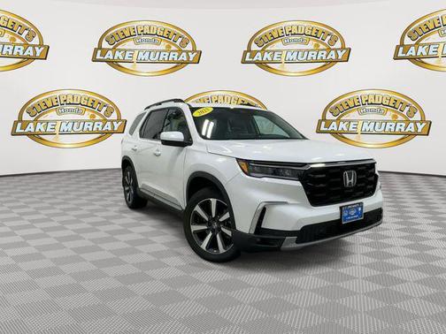Platinum 2025 Honda Pilot Touring 8-Passenger