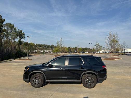 Crystal Black Pearl 2025 Honda Pilot TrailSport