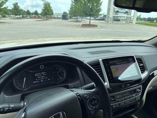 White Diamond Pearl 2019 Honda Ridgeline RTL-E