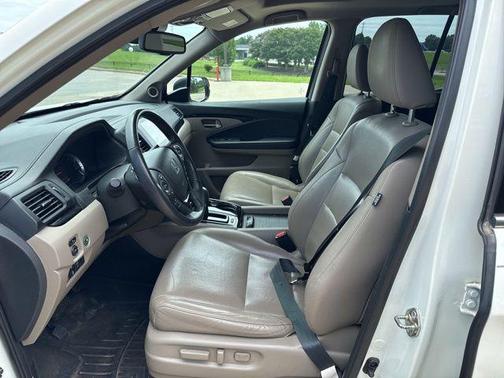 White Diamond Pearl 2019 Honda Ridgeline RTL-E