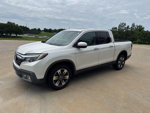 White Diamond Pearl 2019 Honda Ridgeline RTL-E