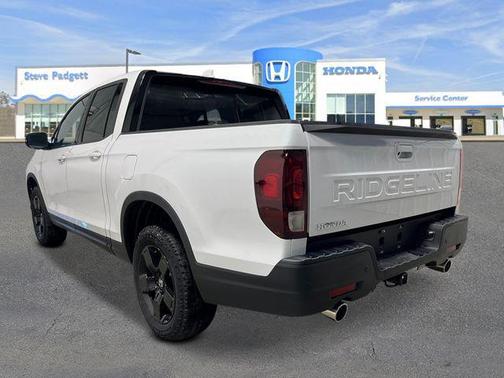 Platinum White Pearl 2026 Honda Ridgeline Black