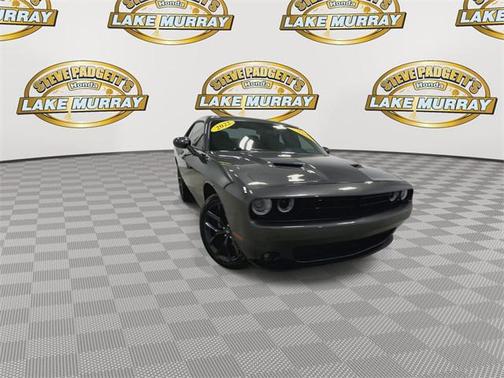 2022 Dodge Challenger SXT