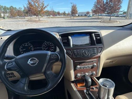 2017 Nissan Pathfinder Platinum