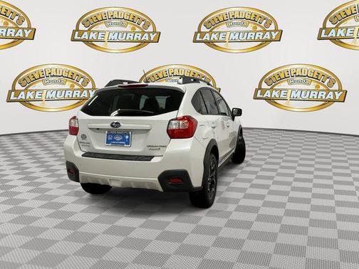 Crystal White Pearl 2017 Subaru Crosstrek 2.0i Premium