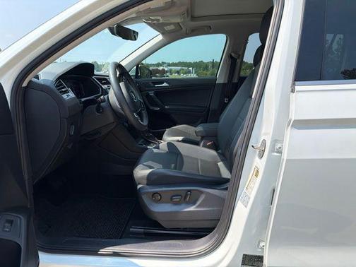 Pure White 2021 Volkswagen Tiguan 2.0T SEL