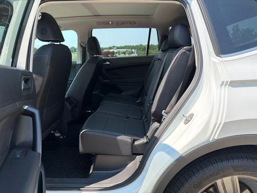 Pure White 2021 Volkswagen Tiguan 2.0T SEL