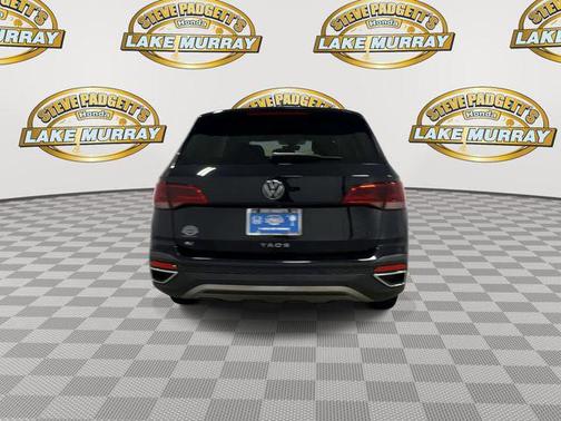 Deep Black 2023 Volkswagen Taos 1.5T SE