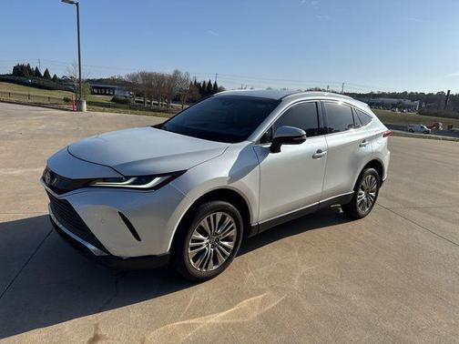 2023 Toyota Venza XLE