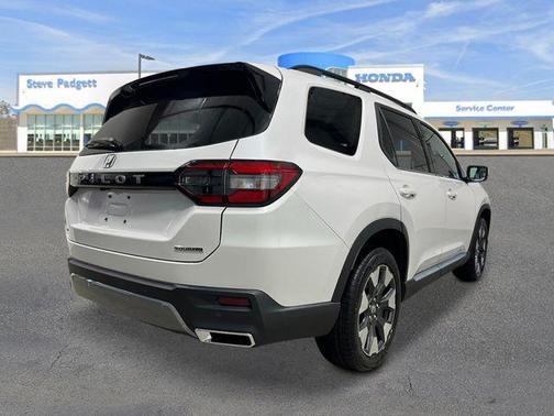 Platinum White Pearl 2026 Honda Pilot Touring 8-Passenger