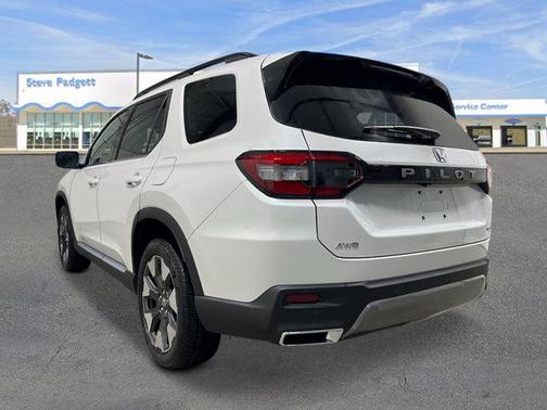 Platinum White Pearl 2026 Honda Pilot Touring 8-Passenger