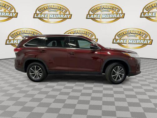 Ooh La La Rouge Mica 2019 Toyota Highlander XLE
