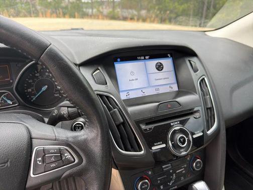 2017 Ford Focus Titanium