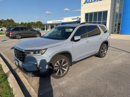 Gray Pearl 2024 Honda Pilot Elite