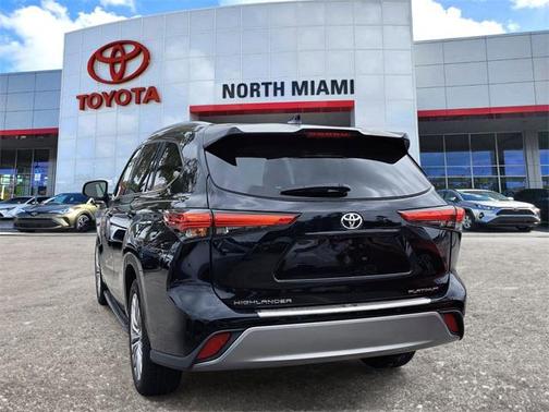 2023 Toyota Highlander Platinum