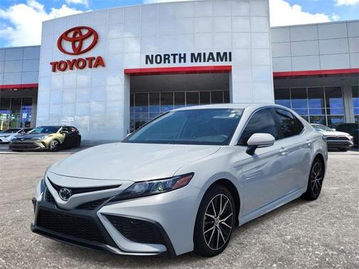 2024 Toyota Camry SE