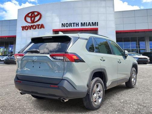 2022 Toyota RAV4 XLE