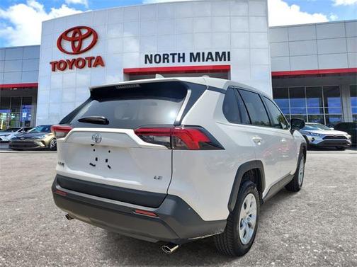 2023 Toyota RAV4 LE