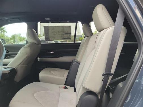 2025 Toyota Grand Highlander Hybrid Limited MAX