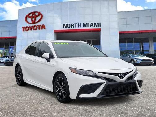 2024 Toyota Camry SE