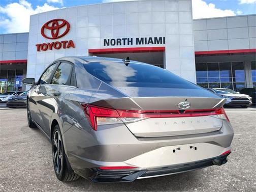 2022 Hyundai ELANTRA Limited