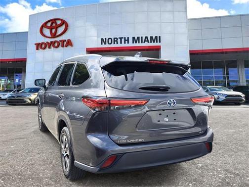 2023 Toyota Highlander Hybrid XLE