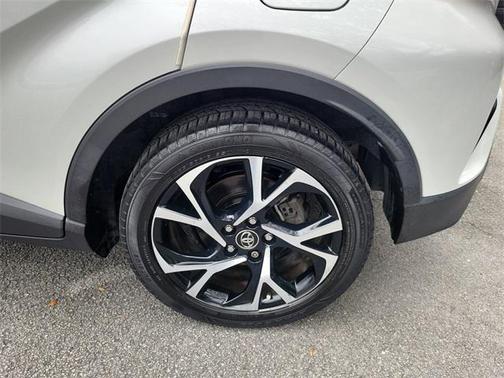 2019 Toyota C-HR XLE