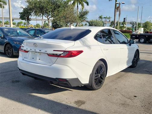 2025 Toyota Camry SE