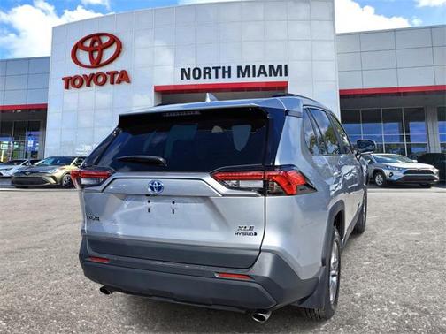 2024 Toyota RAV4 Hybrid XLE