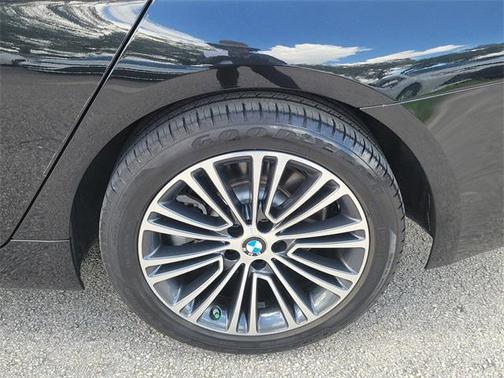 2019 BMW 530 530i