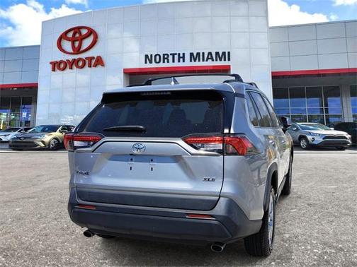 2021 Toyota RAV4 XLE