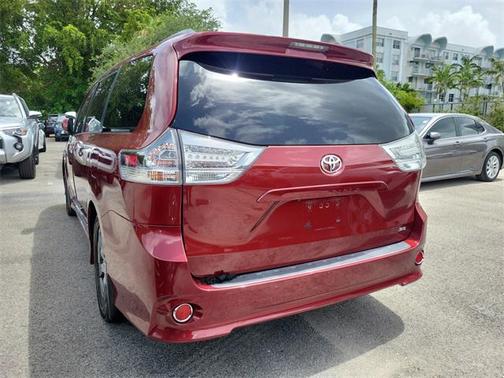 2017 Toyota Sienna SE