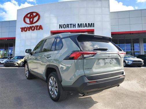 2023 Toyota RAV4 XLE
