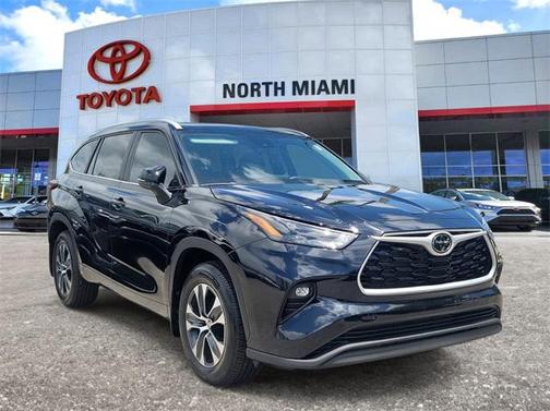 2024 Toyota Highlander LE