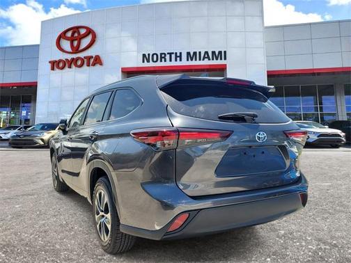 2024 Toyota Highlander XLE