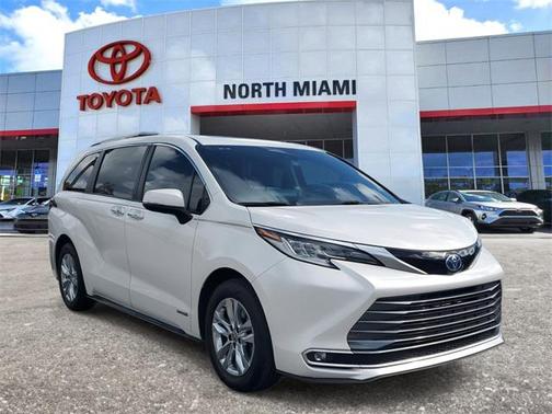 2021 Toyota Sienna Limited 7-Passenger