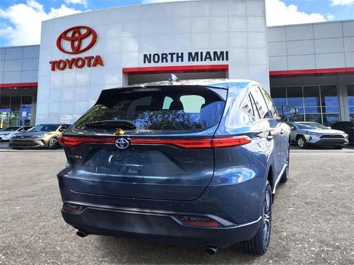 2024 Toyota Venza LE