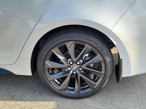 Wind Chill Pearl 2026 Toyota Corolla SE
