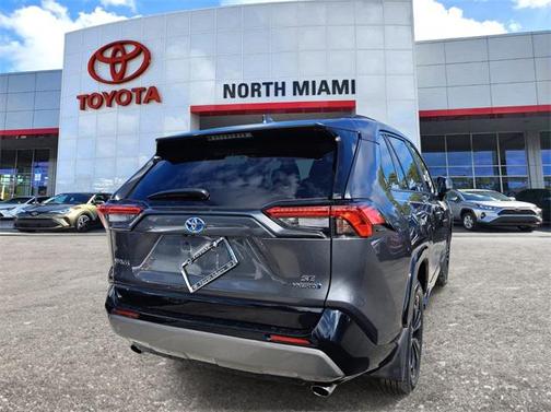 2024 Toyota RAV4 Hybrid SE