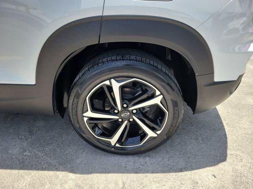 Summit White 2023 Chevrolet Trailblazer RS